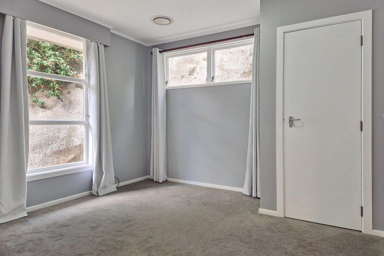 Photo of property in 10 Voltaire Street, Karori, Wellington, 6012