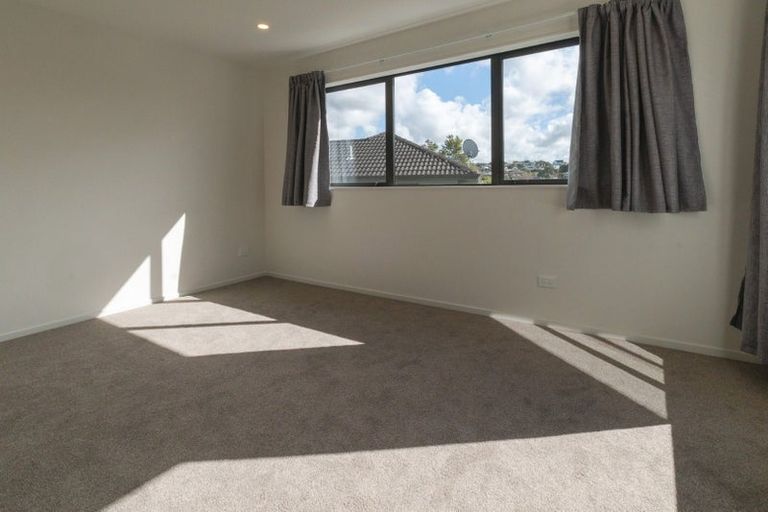 Photo of property in 9/116 Colwill Road, Massey, Auckland, 0614