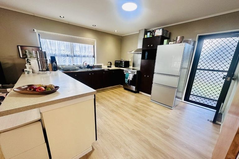 Photo of property in 444a Great South Road, Opaheke, Papakura, 2113