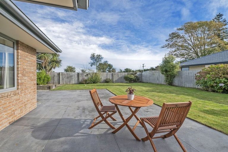 Photo of property in 16 Stanwood Grove, Darfield, 7510