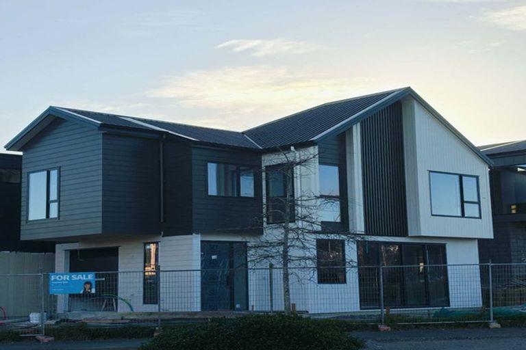 Photo of property in 102 Te Oneroa Way, Long Bay, Auckland, 0630