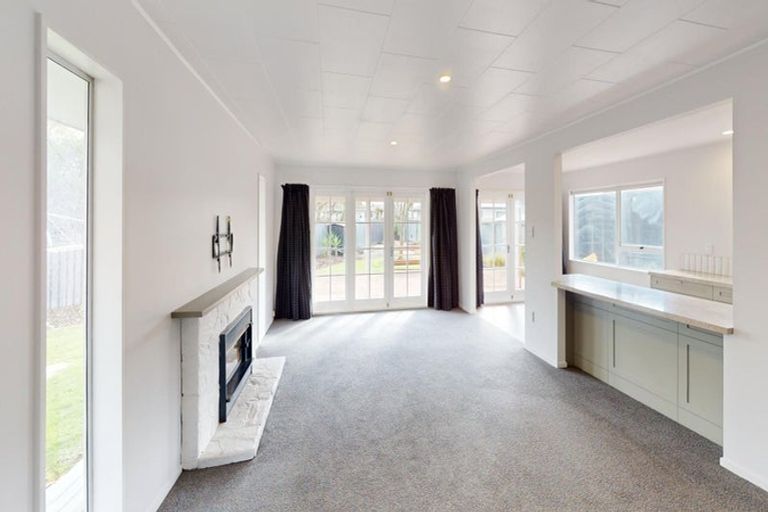 Photo of property in 3 Adams Place, Kelvin Grove, Palmerston North, 4414