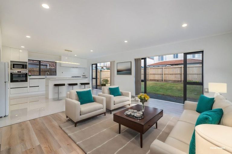Photo of property in 3 Magnolia Place, Flat Bush, Auckland, 2016