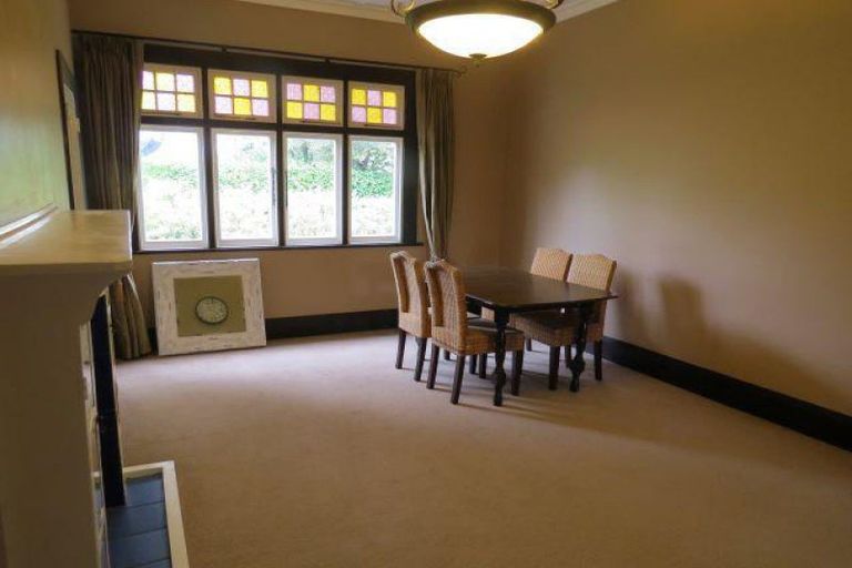 Photo of property in 221a Tukapa Street, Westown, New Plymouth, 4310