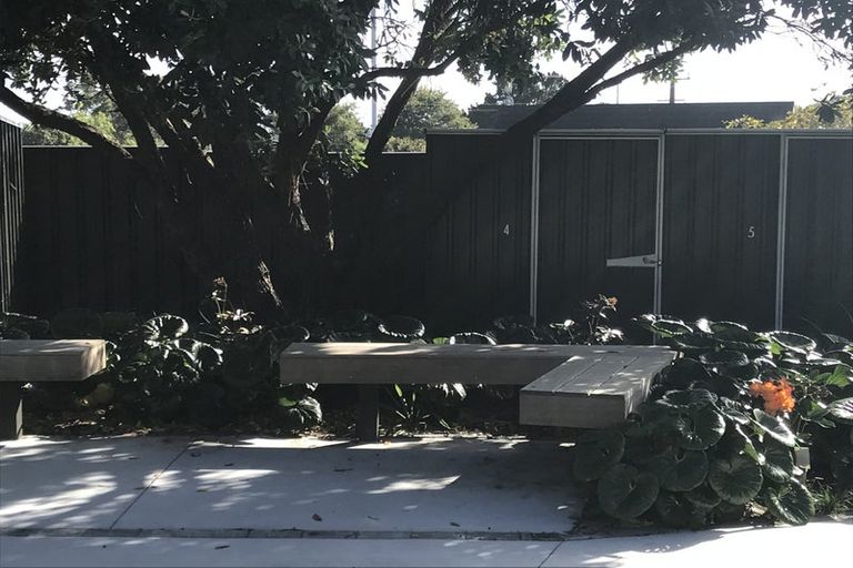 Photo of property in 327d Hobsonville Road, Hobsonville, Auckland, 0618