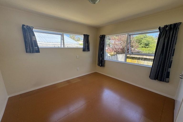 Photo of property in 72 Queens Road, Waikanae Beach, Waikanae, 5036