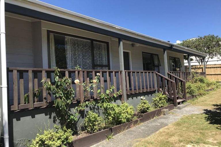 Photo of property in 98 Omapere Street, Whitby, Porirua, 5024