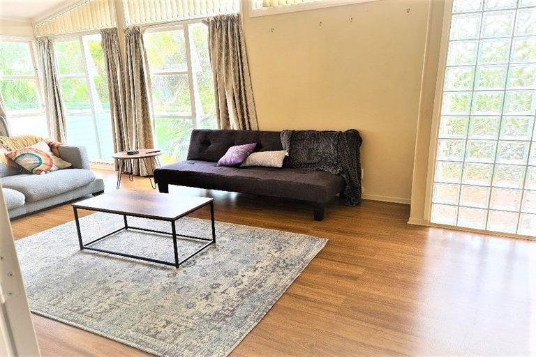 Photo of property in 1 Rosalind Road, Glenfield, Auckland, 0629