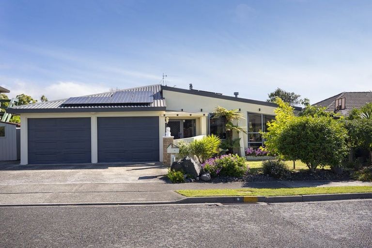 Photo of property in 11 Coleridge Place, Stoke, Nelson, 7011