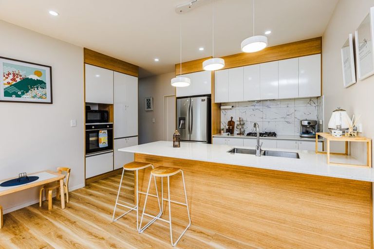 Photo of property in 10 Survila Street, Takanini, 2110