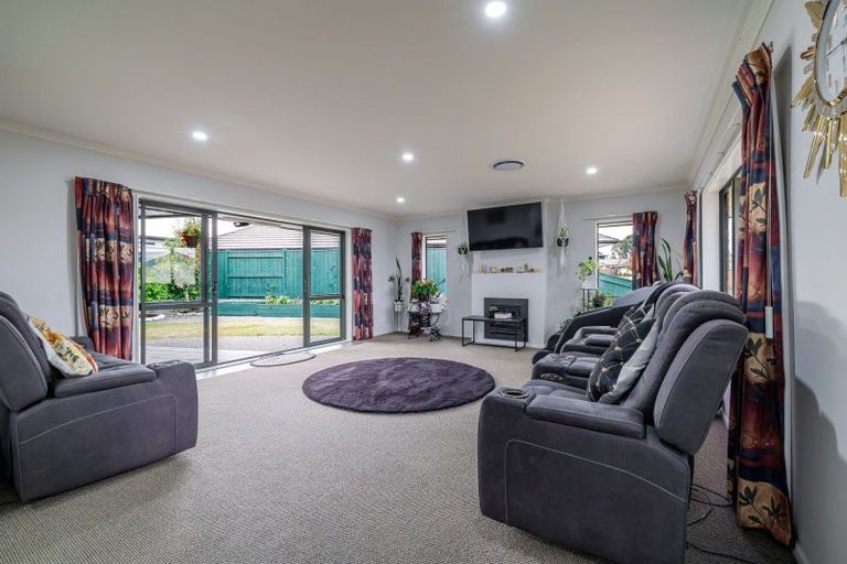 Photo of property in 2 Masefield Terrace, Kelvin Grove, Palmerston North, 4414