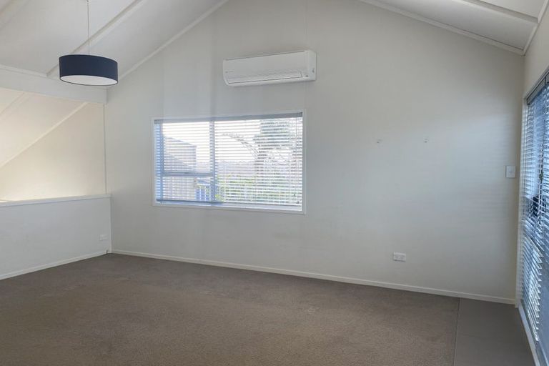 Photo of property in 43a Marellen Drive, Red Beach, 0932