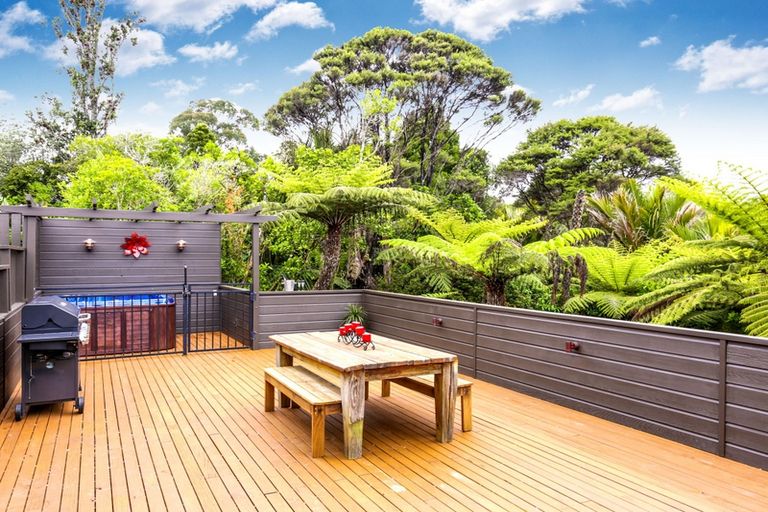 Photo of property in 44 Rimutaka Place, Titirangi, Auckland, 0604