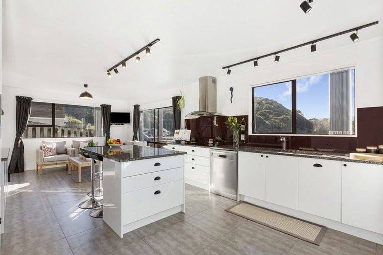 Photo of property in 19 Shackle Lane, Whitby, Porirua, 5024