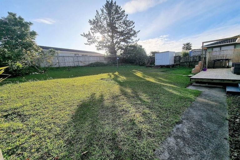 Photo of property in 75 Solar Road, Glen Eden, Auckland, 0602