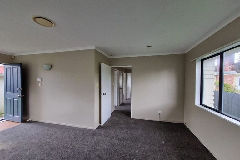 Photo of property in 100a Cobham Crescent, Kelston, Auckland, 0602