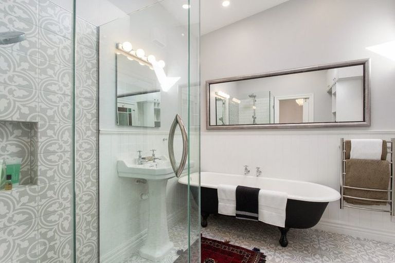 Photo of property in 17 Martin Avenue, Beckenham, Christchurch, 8023