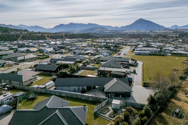 Photo of property in 7 Mallard Street, Albert Town, Wanaka, 9305