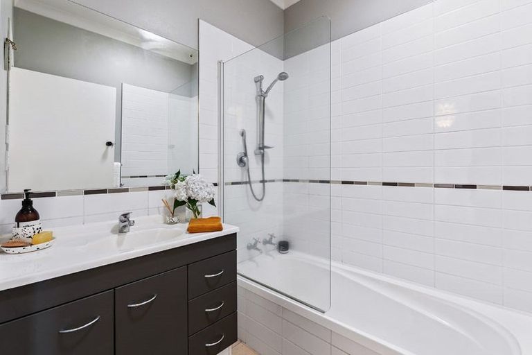 Photo of property in 63 Sylvia Road, Hillcrest, Auckland, 0627