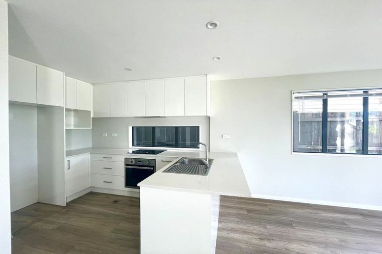 Photo of property in 11 Irving Place, Hobsonville, Auckland, 0616