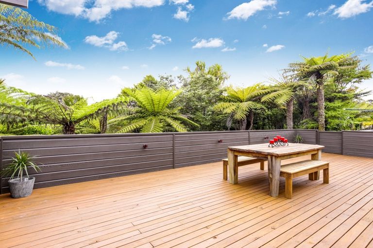 Photo of property in 44 Rimutaka Place, Titirangi, Auckland, 0604