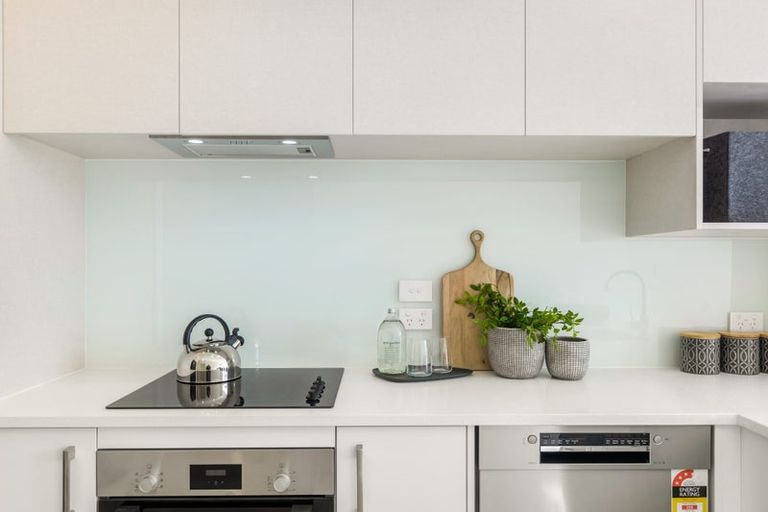 Photo of property in 11/2 Moor Avenue, Te Atatu Peninsula, Auckland, 0610