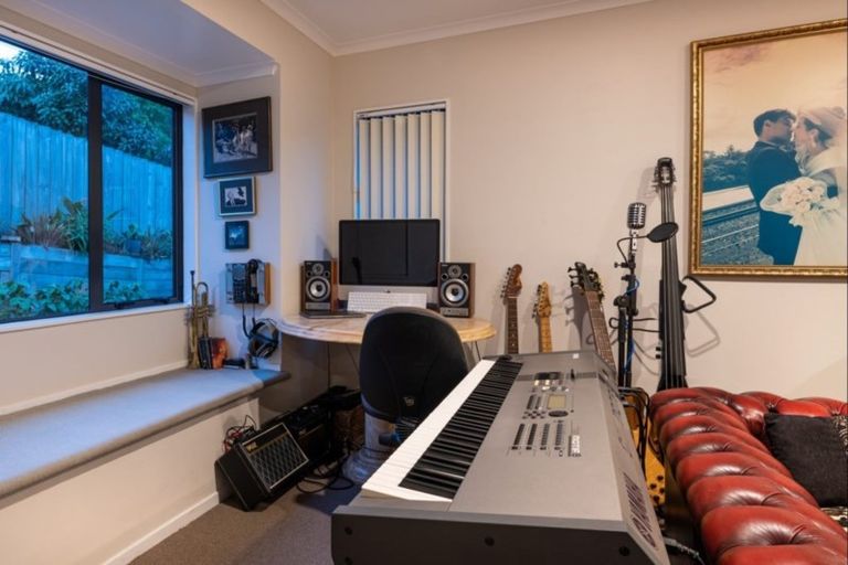 Photo of property in 4 Elder Place, Massey, Auckland, 0614