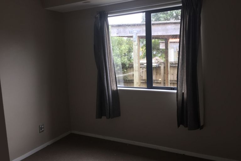 Photo of property in 162c Henderson Valley Road, Henderson, Auckland, 0612