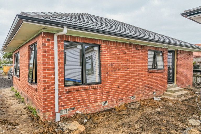 Photo of property in 309 Massey Road, Mangere East, Auckland, 2024