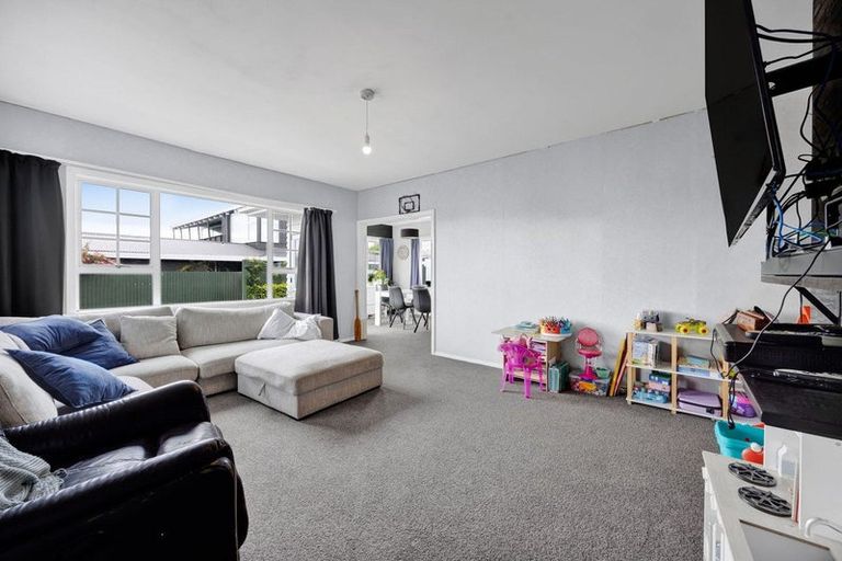 Photo of property in 12 Mccarthy Street, Hawera, 4610