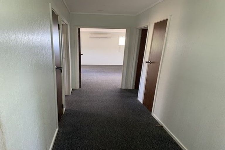 Photo of property in 1/7 Seakens Way, Glen Eden, Auckland, 0602