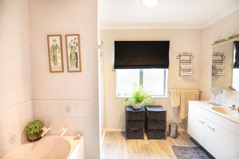 Photo of property in 16b Harpham Street, Taradale, Napier, 4112