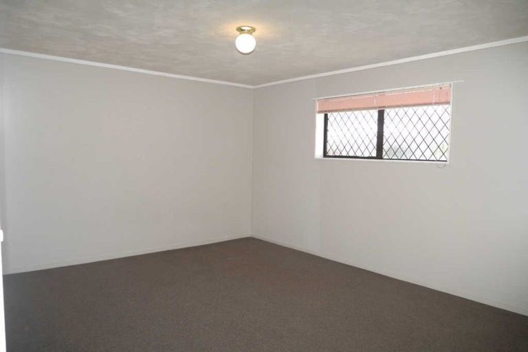 Photo of property in 21 Moana Road, Paraparaumu, 5032