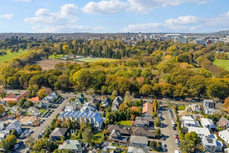 Photo of property in 8a Freyberg Avenue, Riccarton, Christchurch, 8011