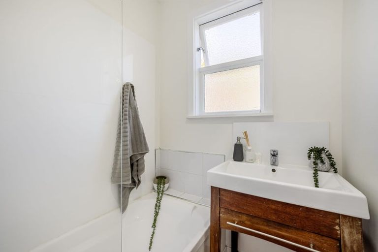 Photo of property in 16 Balgay Street, Upper Riccarton, Christchurch, 8041