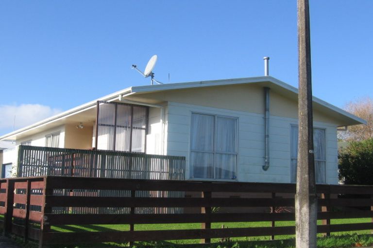 Photo of property in 52 Somerset Crescent, Highbury, Palmerston North, 4412