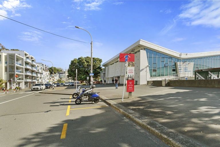 Photo of property in Mariner, 1/140b Oriental Parade, Oriental Bay, Wellington, 6011