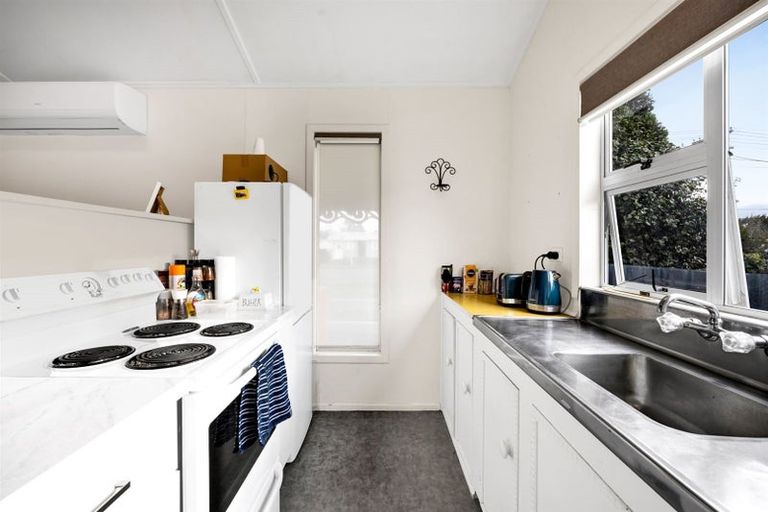 Photo of property in 45 Iredale Road, Hawera, 4610