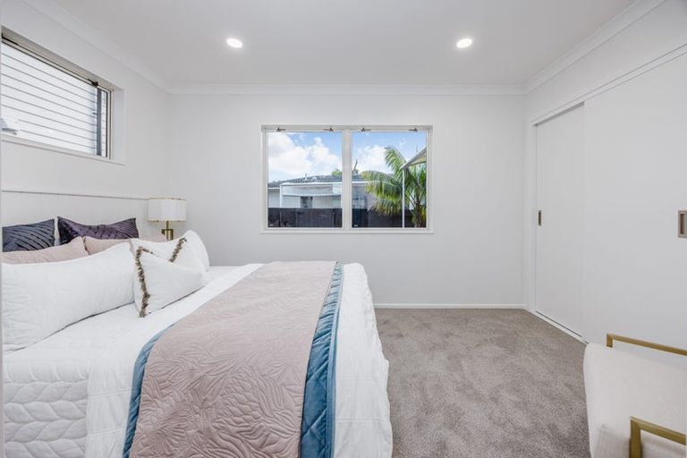 Photo of property in 60a Reelick Avenue, Pakuranga Heights, Auckland, 2010