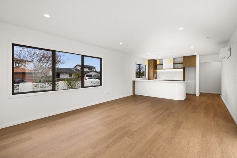 Photo of property in 102 Auckland Road, Greenmeadows, Napier, 4112