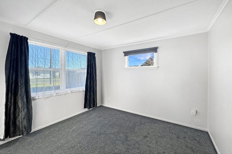 Photo of property in 38 Miro Street, Castlecliff, Whanganui, 4501