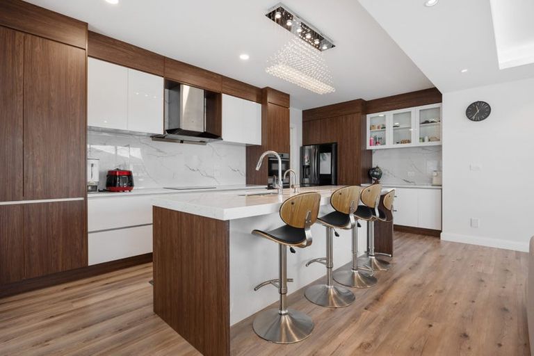 Photo of property in 2 Drumnaconagher Road, Flat Bush, Auckland, 2019