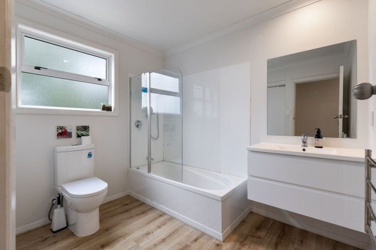 Photo of property in 6 Belgrave Place, Awapuni, Palmerston North, 4412