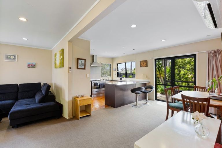 Photo of property in 92 Stanmore Bay Road, Stanmore Bay, Whangaparaoa, 0932