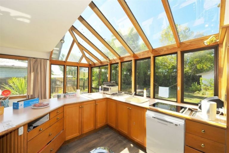 Photo of property in 102 Rattray Street, Riccarton, Christchurch, 8041