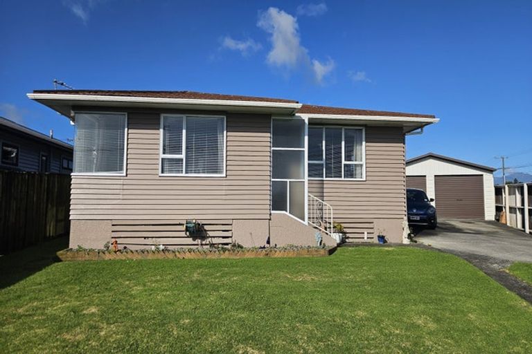 Photo of property in 2 Saxton Road, Upper Vogeltown, New Plymouth, 4310