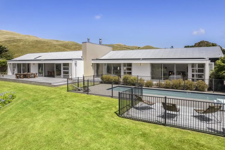 Photo of property in 654 Ohariu Valley Road, Ohariu, Wellington, 6037