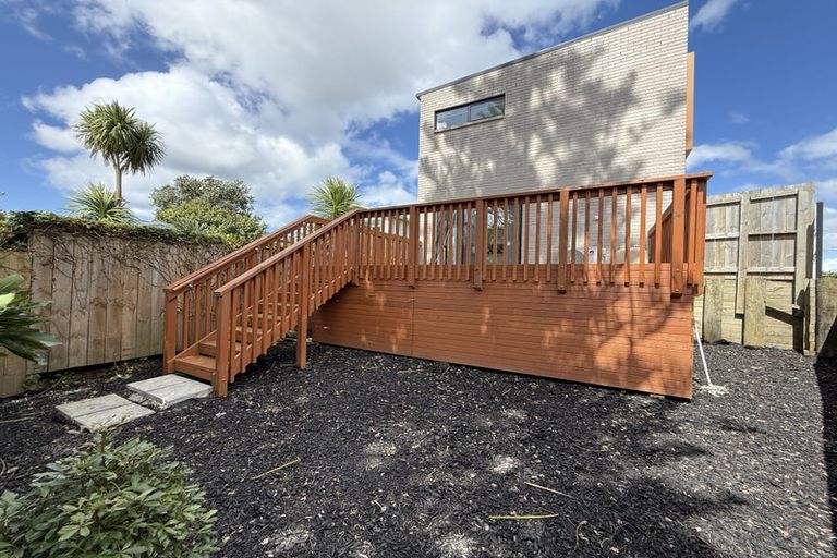 Photo of property in 13f Glendhu Road, Bayview, Auckland, 0629