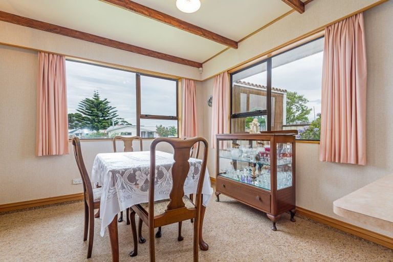 Photo of property in 14 Norfolk Crescent, Otaki Beach, Otaki, 5512