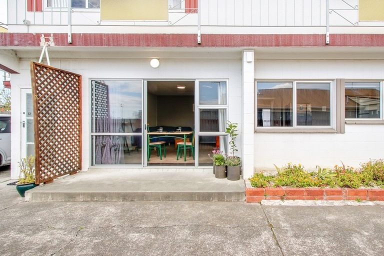Photo of property in 6/8 Lee Road, Taradale, Napier, 4112